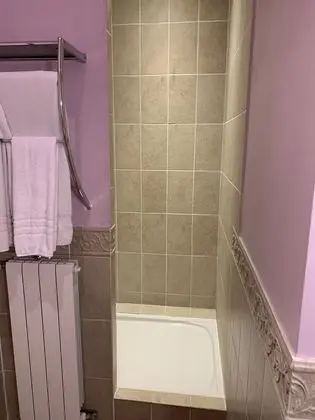 Junior Süit, 1 Büyük (Queen) Boy Yatak, Sigara İçilmez, Avlu Manzaralı