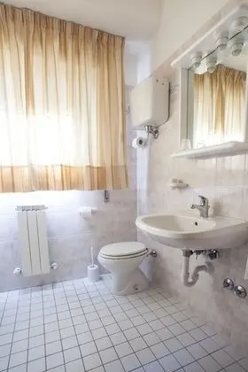 Standard Büyük Yataklı Tek Kişilik Oda