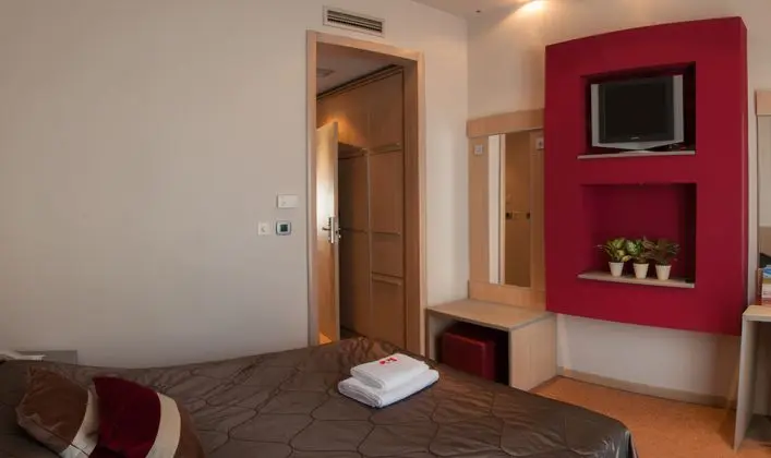 1 Çift Kişilik Veya 2 Tek Kişilik Yatak Standard