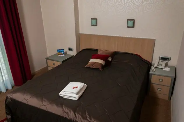 1 Çift Kişilik Veya 2 Tek Kişilik Yatak Standard