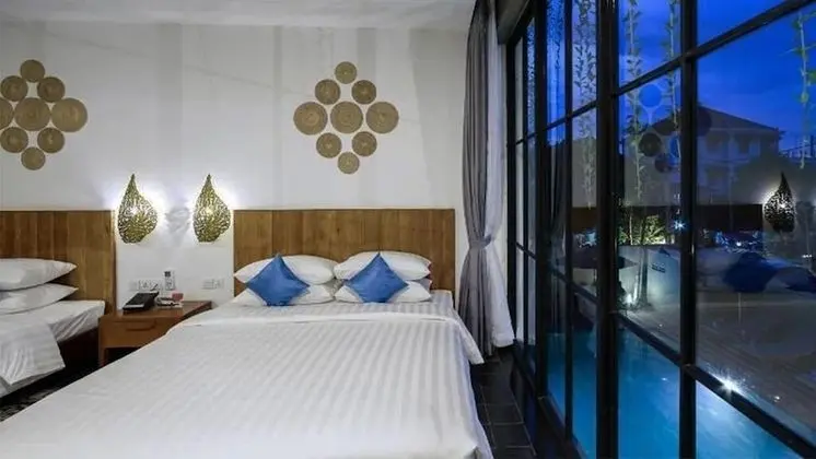 Deluxe Üç Kişilik Oda, Balkon