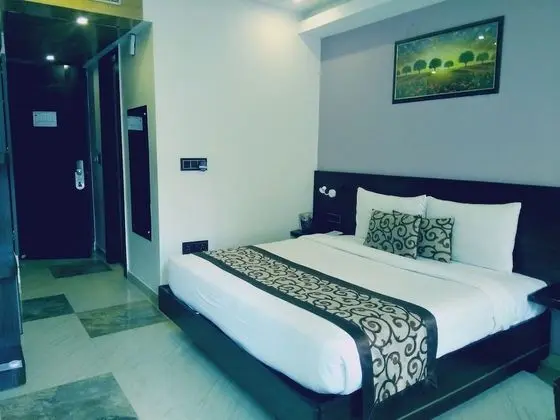 Deluxe Tek Büyük Yataklı Oda, 1 Büyük (Queen) Boy Yatak, Sigara İçilebilir, Şehir Manzaralı