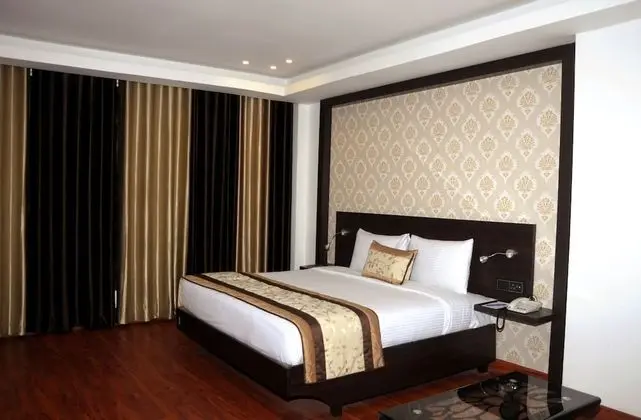 Deluxe Tek Büyük Yataklı Oda, 1 Büyük (Queen) Boy Yatak, Sigara İçilebilir, Şehir Manzaralı