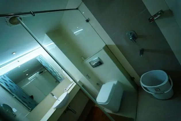 DELUXE A/C ROOM