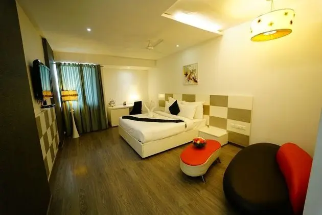 EXECUTIVE A/C ROOM