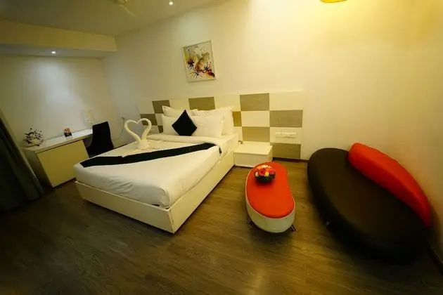 EXECUTIVE A/C ROOM
