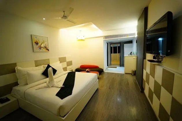 EXECUTIVE A/C ROOM