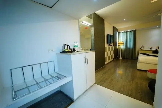 SUITE A/C ROOM