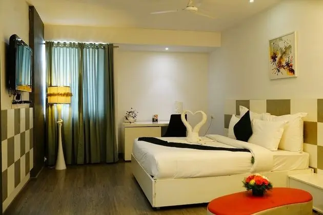 SUITE A/C ROOM