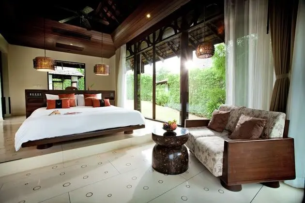 Deluxe Villa, Bahçeli