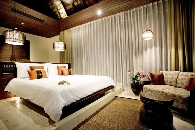 Deluxe Villa, Bahçeli