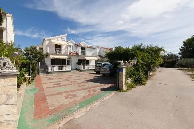 Apart Daire (Vik - 250 m from beach - A1(4+4))