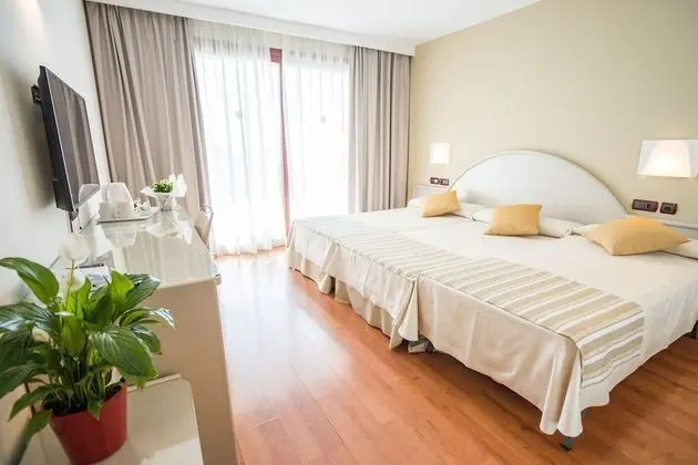 Comfort Üç Kişilik Oda, Teras, Kısmi Deniz Manzaralı (3 adults)