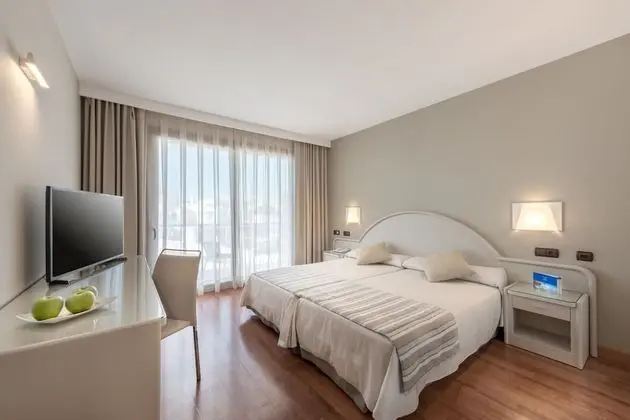 Comfort Üç Kişilik Oda, Teras, Kısmi Deniz Manzaralı (3 adults)