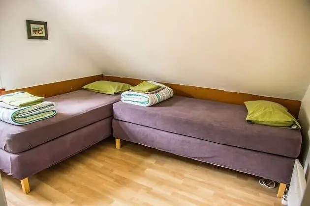 İki Ayrı Yataklı Oda, Ortak Banyo