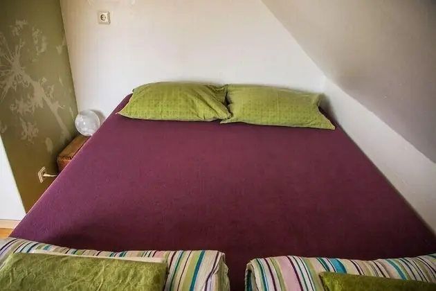 Tek Büyük Yataklı Oda, Ortak Banyo