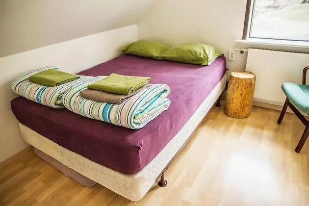 Tek Büyük Yataklı Oda, Ortak Banyo