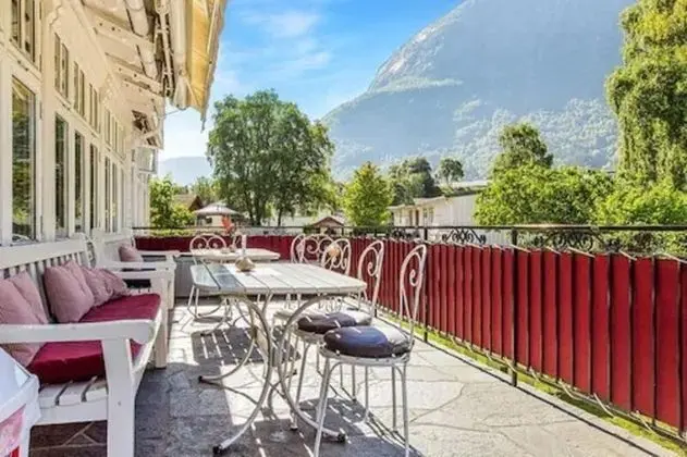 Comfort Tek Büyük Yataklı Oda