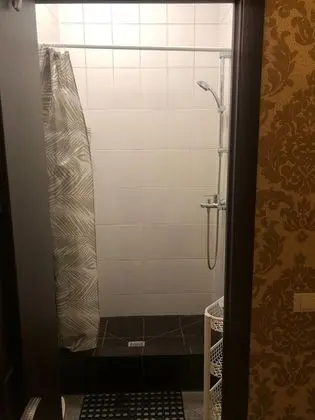 Economy Üç Kişilik Oda, Ortak Banyo