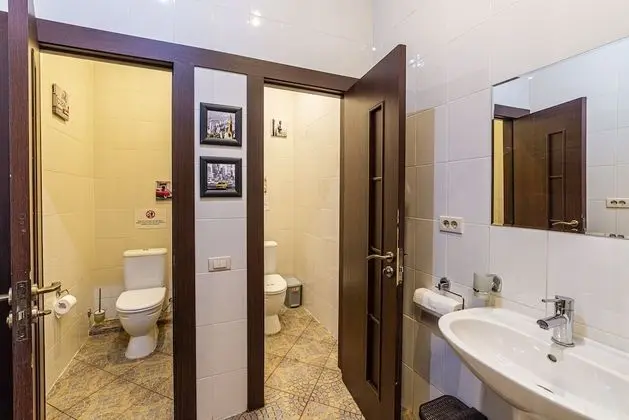 Economy Üç Kişilik Oda, Ortak Banyo