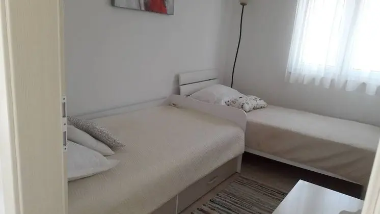 Ev (Viki - with heated pool - H(6+1))