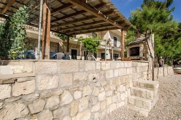 Ev (Viki1 - fantastic view, next to the s)