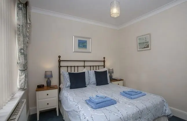Tek Büyük Yataklı Oda (Blue Room)