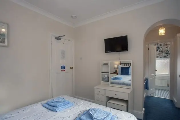 Tek Büyük Yataklı Oda (Blue Room)