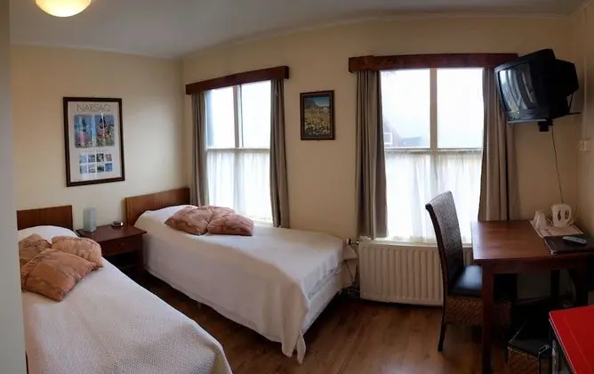 Small Double Room with Hot Tub and Sauna Access