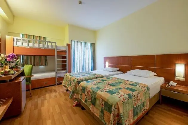 Balkonlu Standart çift kişilik oda