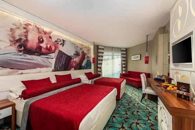 https://images.etstur.com/files/images/hotelImages/TR/219844/l/Vikingen-Infinity-Resort-Spa-Oda-374034.jpg