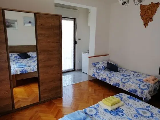 Deluxe Üç Kişilik Oda (2)