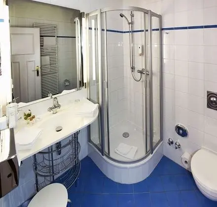 Deluxe Tek Büyük Yataklı Oda, Bahçe Manzaralı