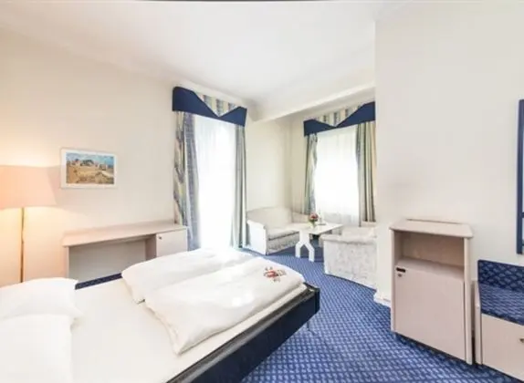 Çift ​​kişilik Queen Size Bed