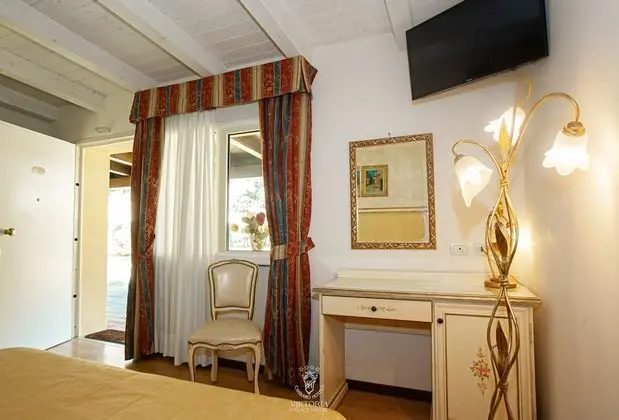 Classic Tek Büyük Yataklı Oda, Bahçe Manzaralı, Zemin Kat