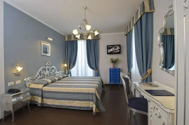 Superior Tek Büyük Yataklı Oda, Balkon, Lagün Manzaralı