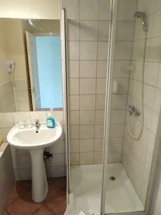 Basic Büyük Yataklı Tek Kişilik Oda