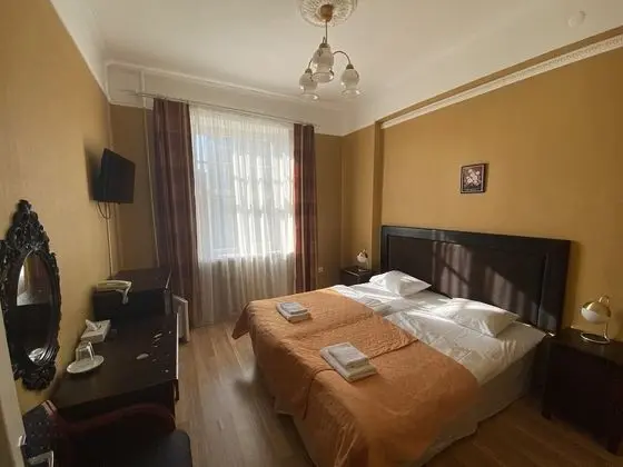 Tek Büyük Yataklı Oda