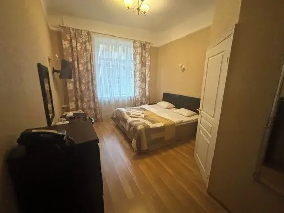 Tek Büyük Yataklı Oda