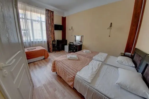 Üç Kişilik Oda, 3 Tek Kişilik Yatak
