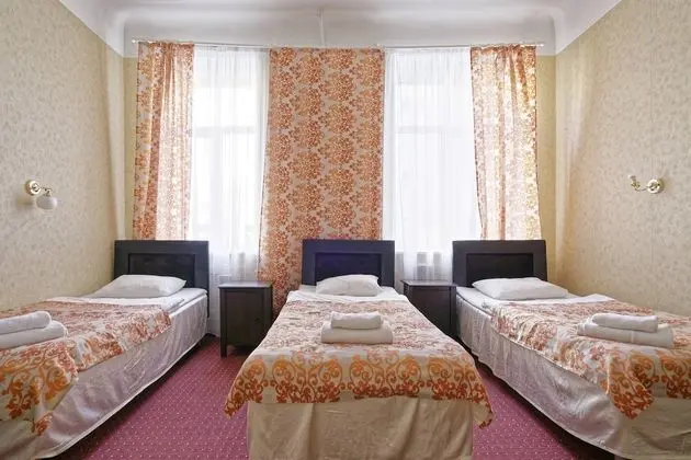 Üç Kişilik Oda, 3 Tek Kişilik Yatak