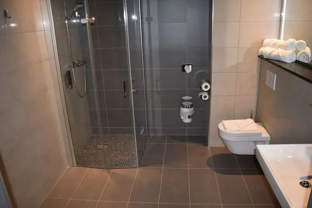 Exclusive Tek Büyük Yataklı Oda