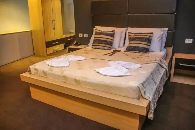 Basic Tek Büyük Yataklı Oda, Bahçe Manzaralı