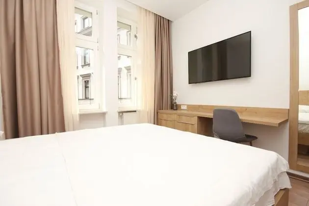 Luxury Tek Büyük Yataklı Oda
