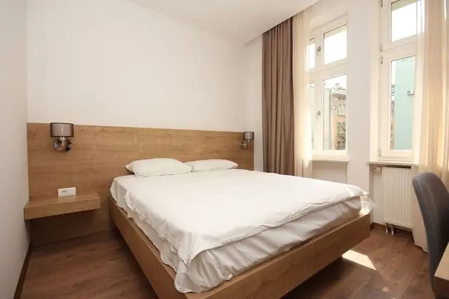 Luxury Tek Büyük Yataklı Oda
