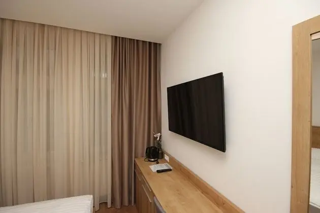 Luxury Tek Büyük Yataklı Oda