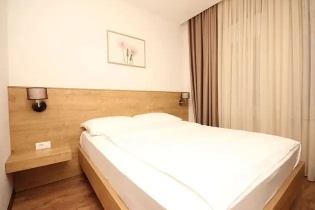 Luxury Tek Büyük Yataklı Oda