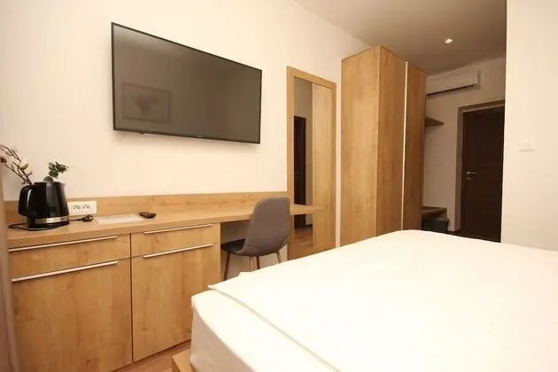 Luxury Tek Büyük Yataklı Oda