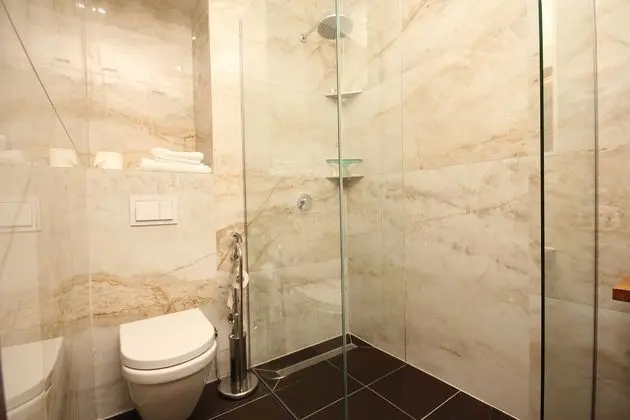 Luxury Tek Büyük Yataklı Oda