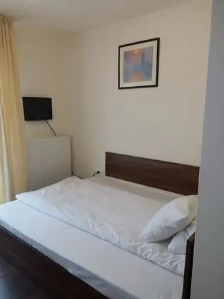 Basic Tek Büyük Yataklı Oda